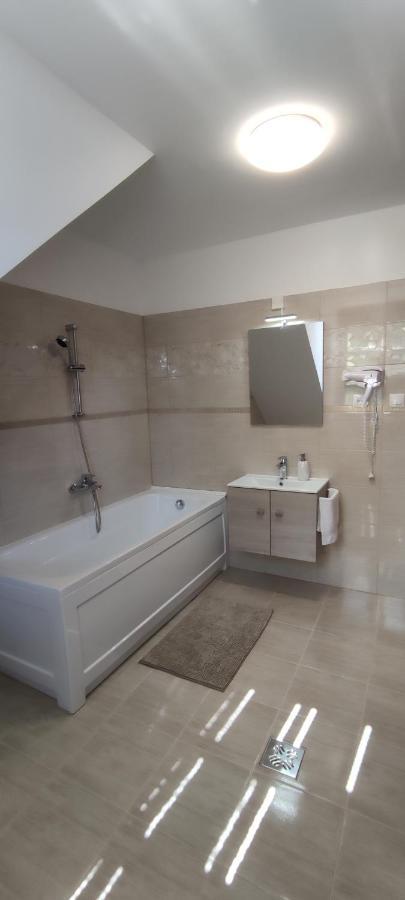 Hella Vendégház Eger Extérieur photo