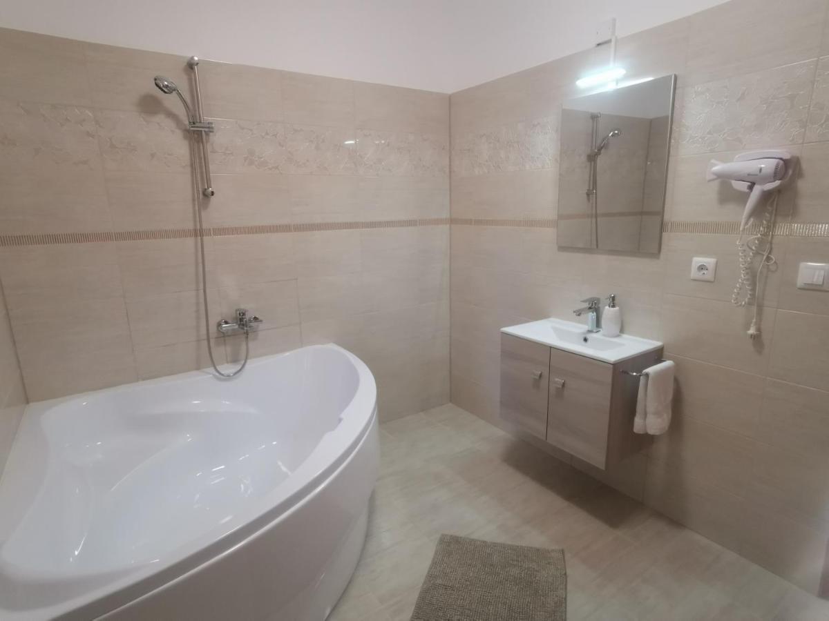 Hella Vendégház Eger Extérieur photo